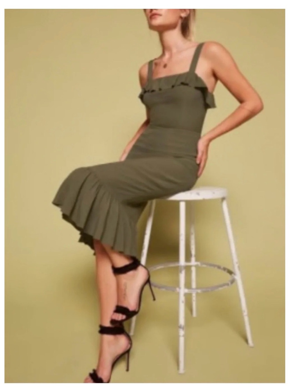 Reformation Frida ruffle hem dress in olive green size 4